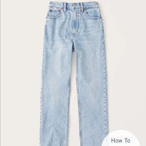 NWT Abercrombie, The Ankle Straight jeans in light wash, size 29